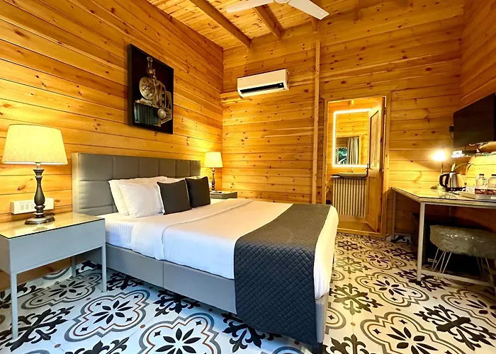 Bedrock BoutiqueHostel